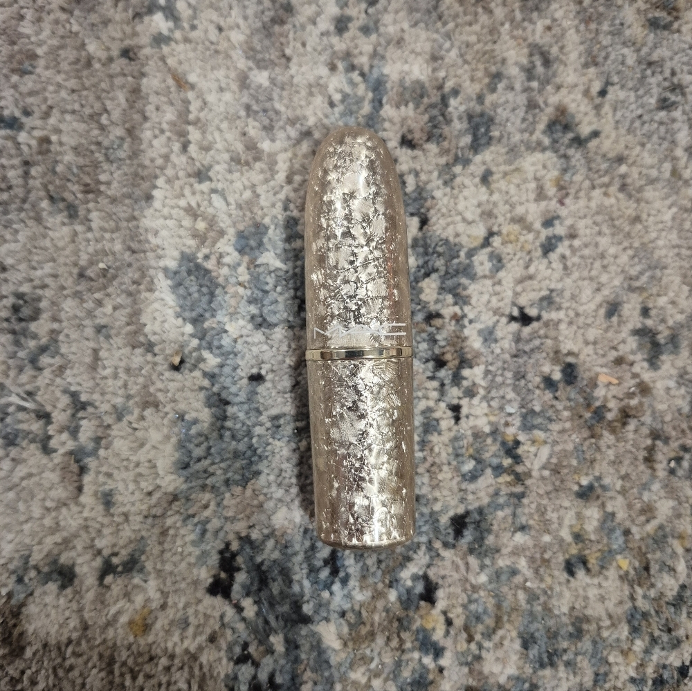 MAC Gold Glitter Lipstick
